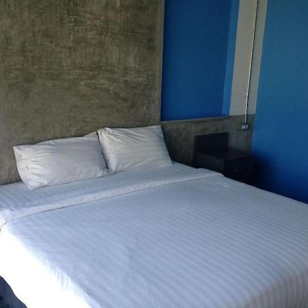 Pornsiri Hotel Sisaket Bagian luar foto
