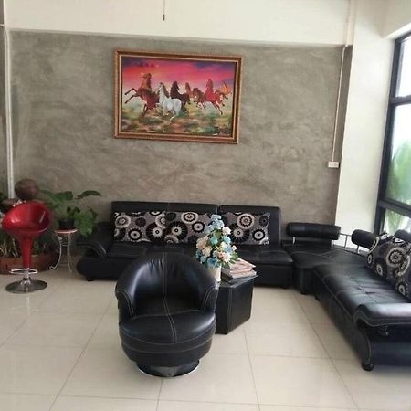 Pornsiri Hotel Sisaket Bagian luar foto