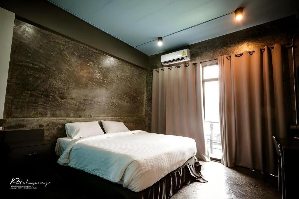 Pornsiri Hotel Sisaket Bagian luar foto