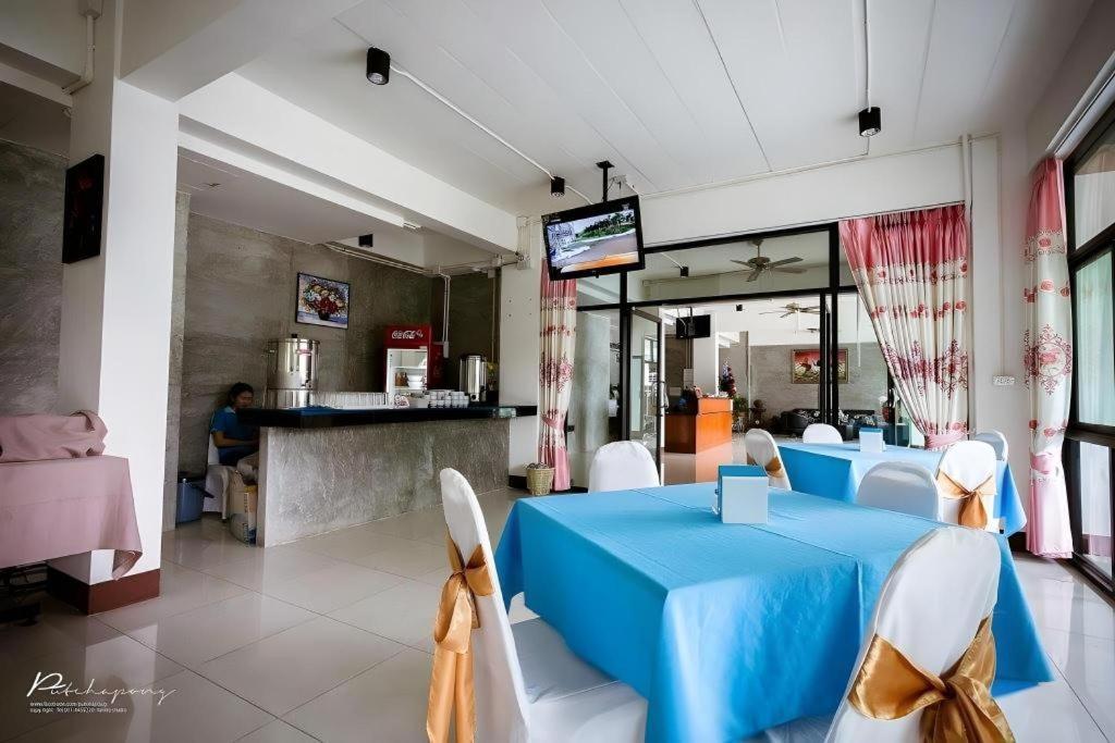 Pornsiri Hotel Sisaket Bagian luar foto